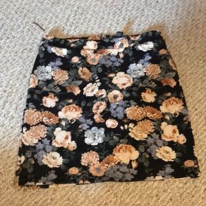 Floral form fitting mini skirt